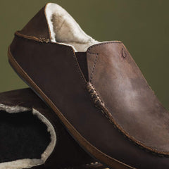 Moloā Men's Nubuck Leather Slippers - Dark Wood | OluKai Men