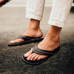 Mea Ola Men's Leather Beach Sandals - Dark Java | OluKai Men