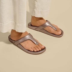 Olukai Kīpe‘a Lipi Leather Sandals - Bubbly | Women Leather