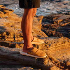 Olukai Mua 'Ili Leather Mule Slippers - Golden Sand / Bone | Men Indoor/Outdoor