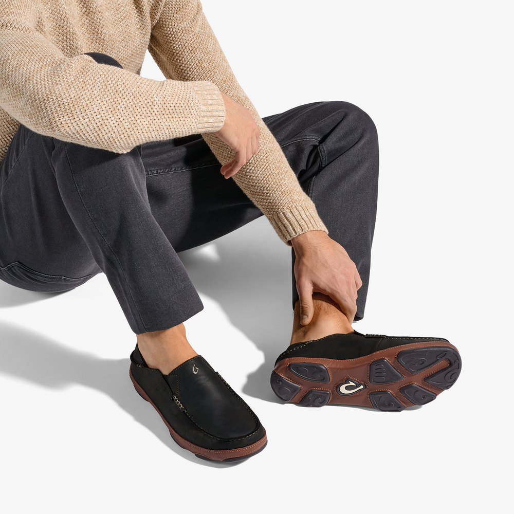 Moloā Men's Leather Slip On Shoes - Black / Toffee | OluKai Men