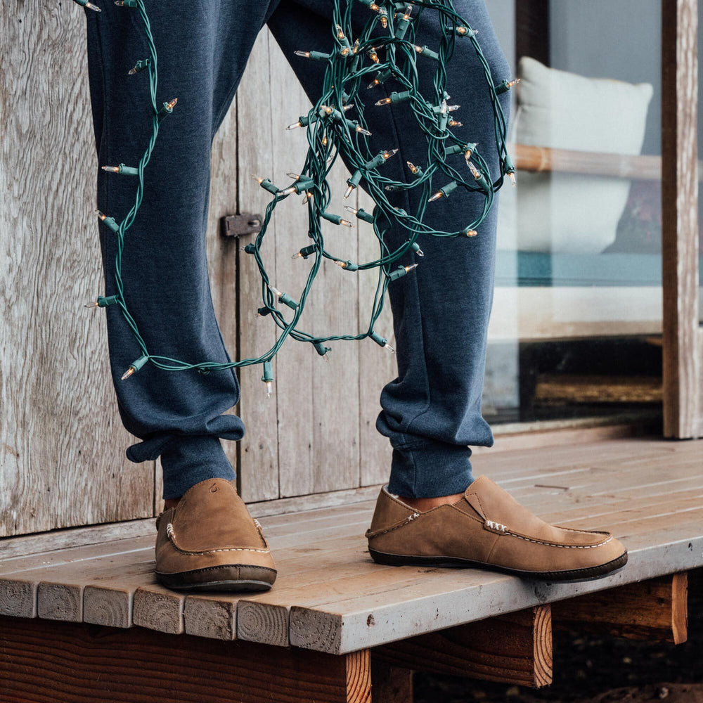 Moloā Men's Leather Slippers - Toffee / Dark Wood | OluKai Men