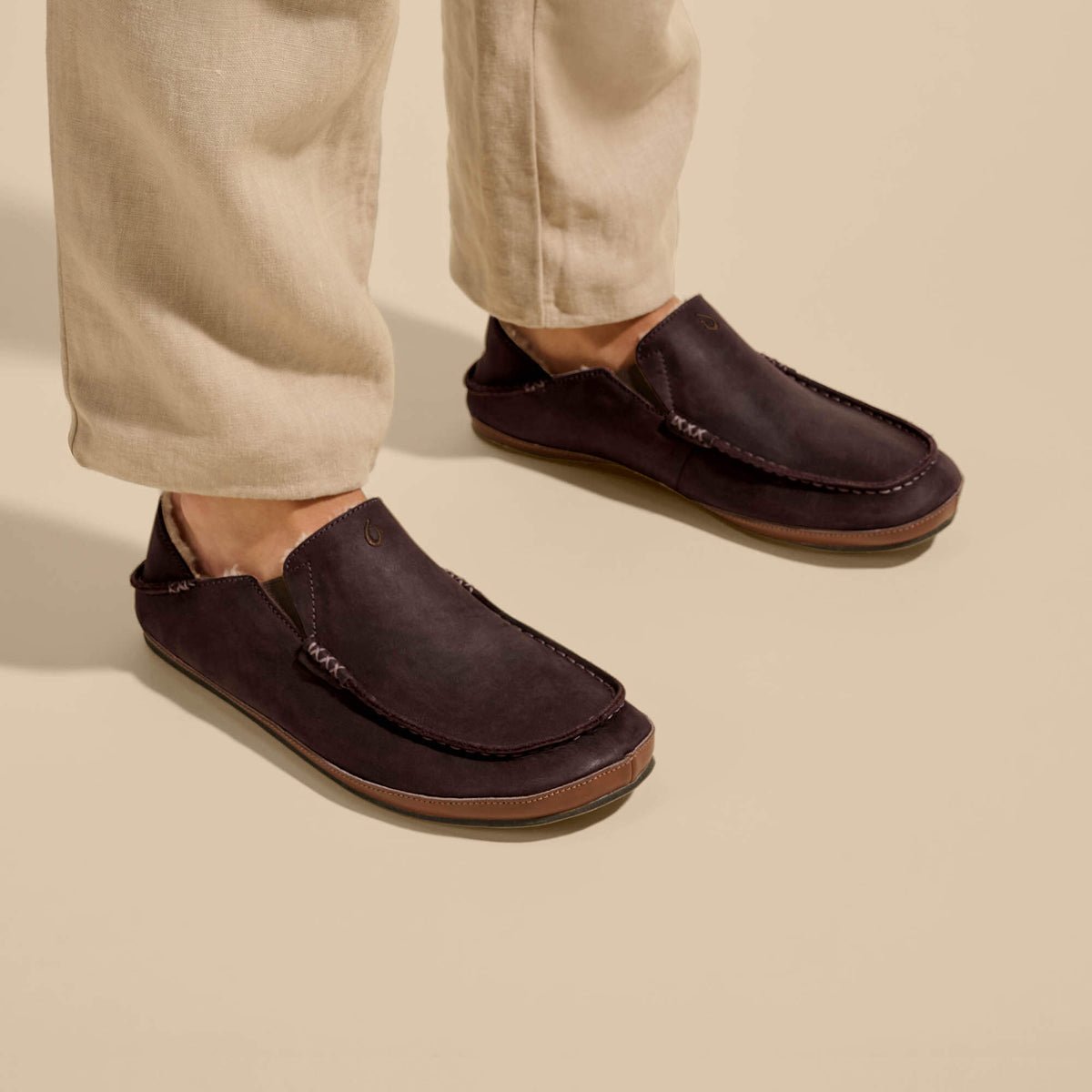 Moloā Men's Nubuck Leather Slippers - Dark Wood | OluKai Men