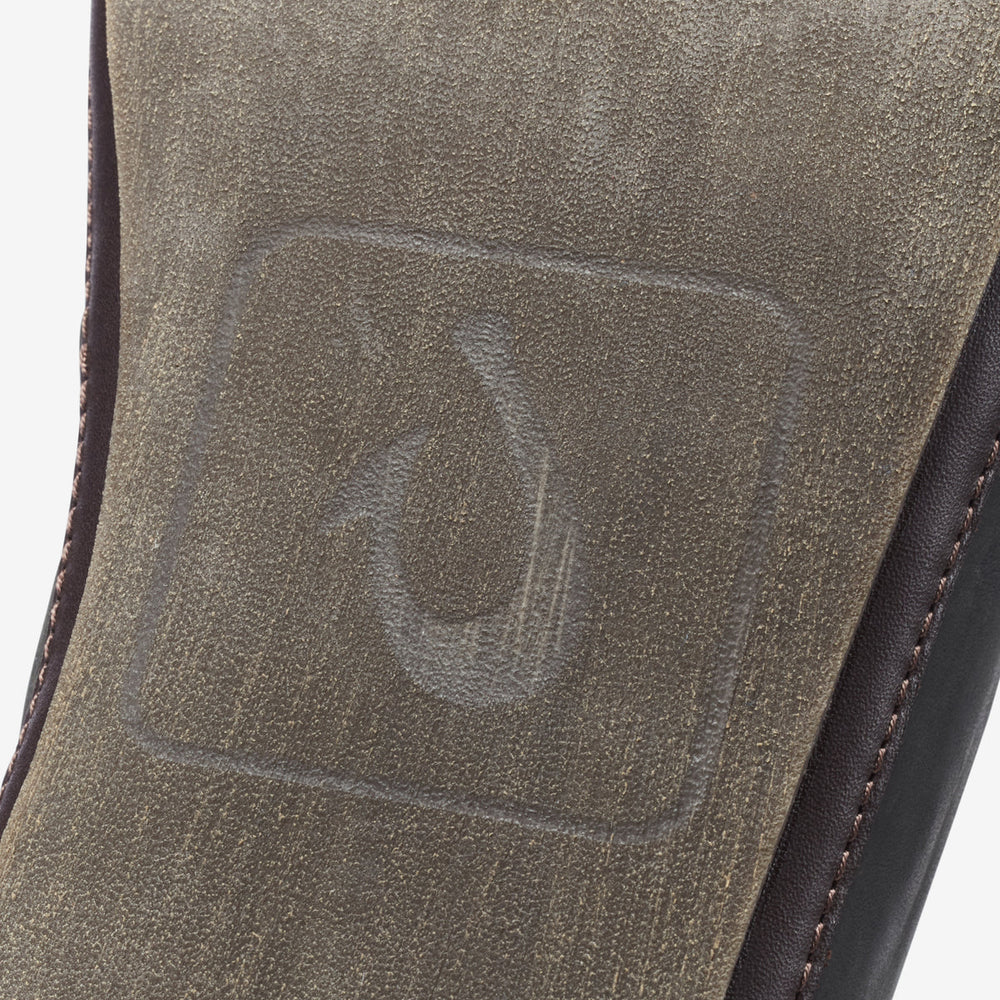 Moloā Slipper - Black / Dk Java | OluKai Men