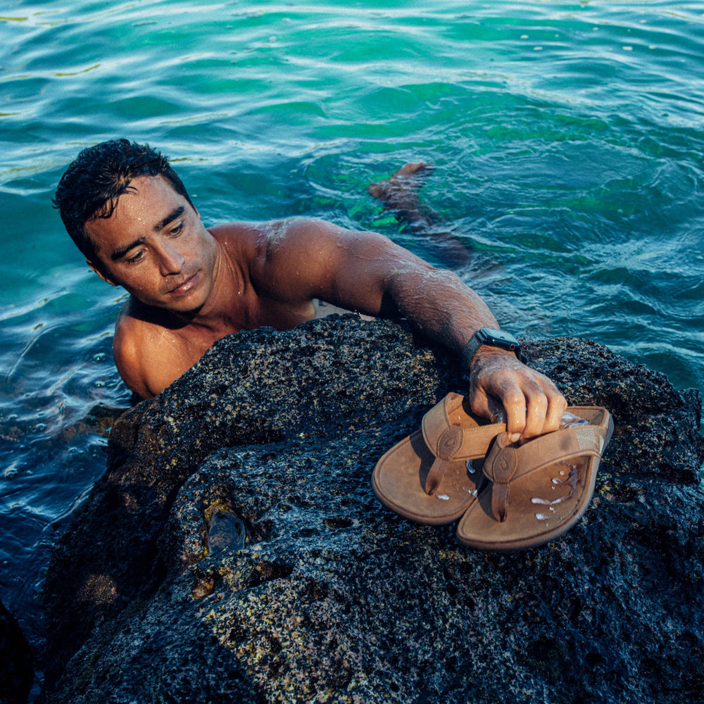 Tuahine Men's Waterproof Leather Beach Sandals - Toffee | OluKai Men
