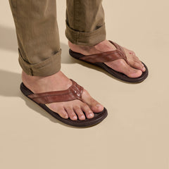 Hiapo - Rum / Dark Wood Men’s Leather Beach Sandals | OluKai Men