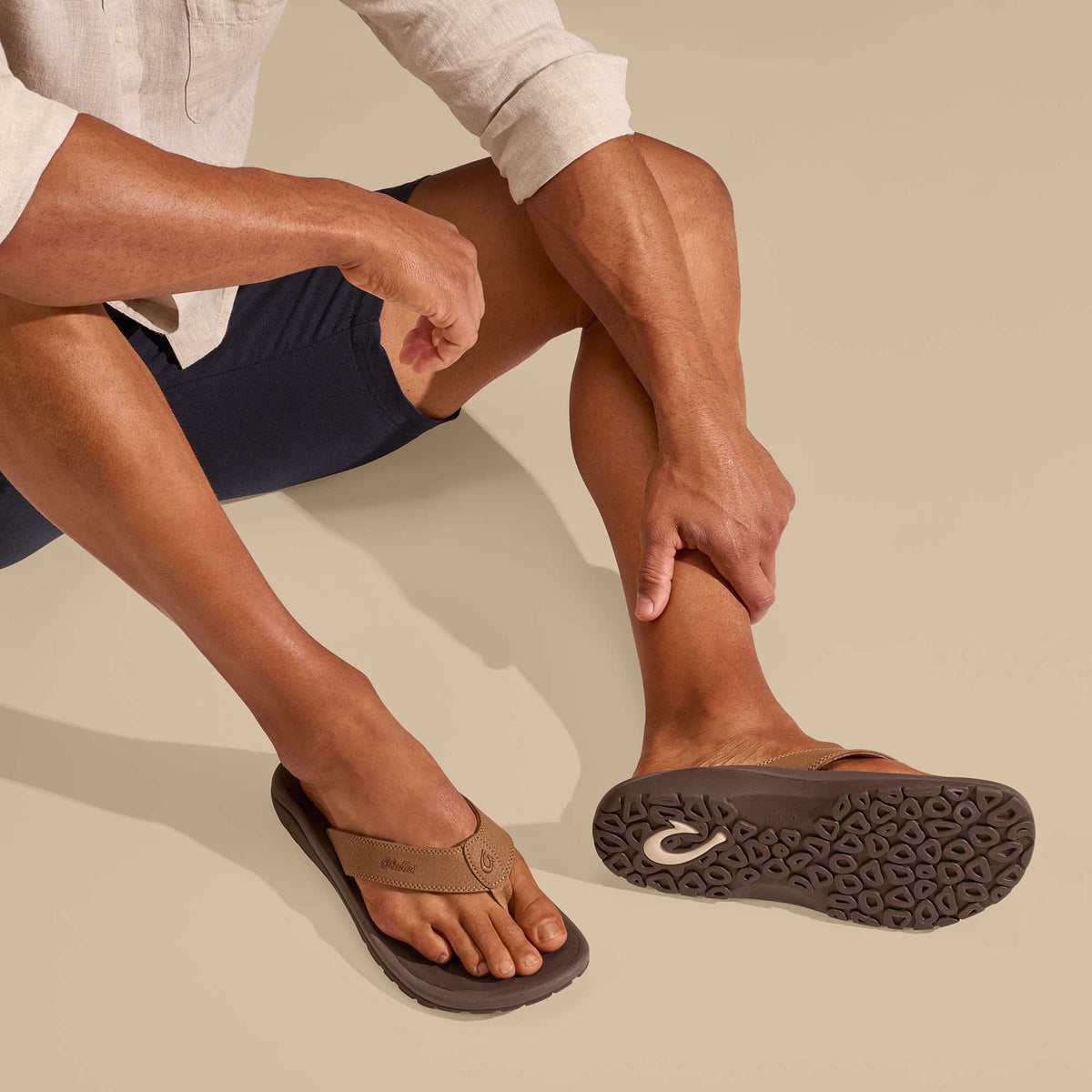 ‘Ohana Men's Best Selling Beach Sandals - Tan / Dark Java | OluKai Men