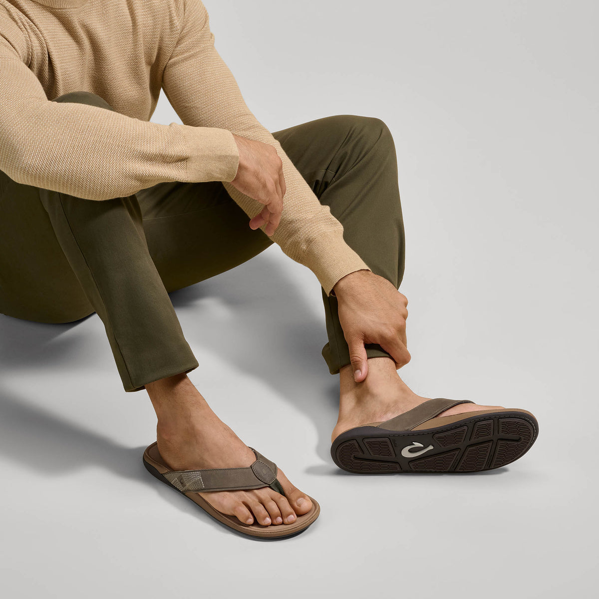 Tuahine Men's Waterproof Leather Beach Sandals - Hunter | OluKai Men