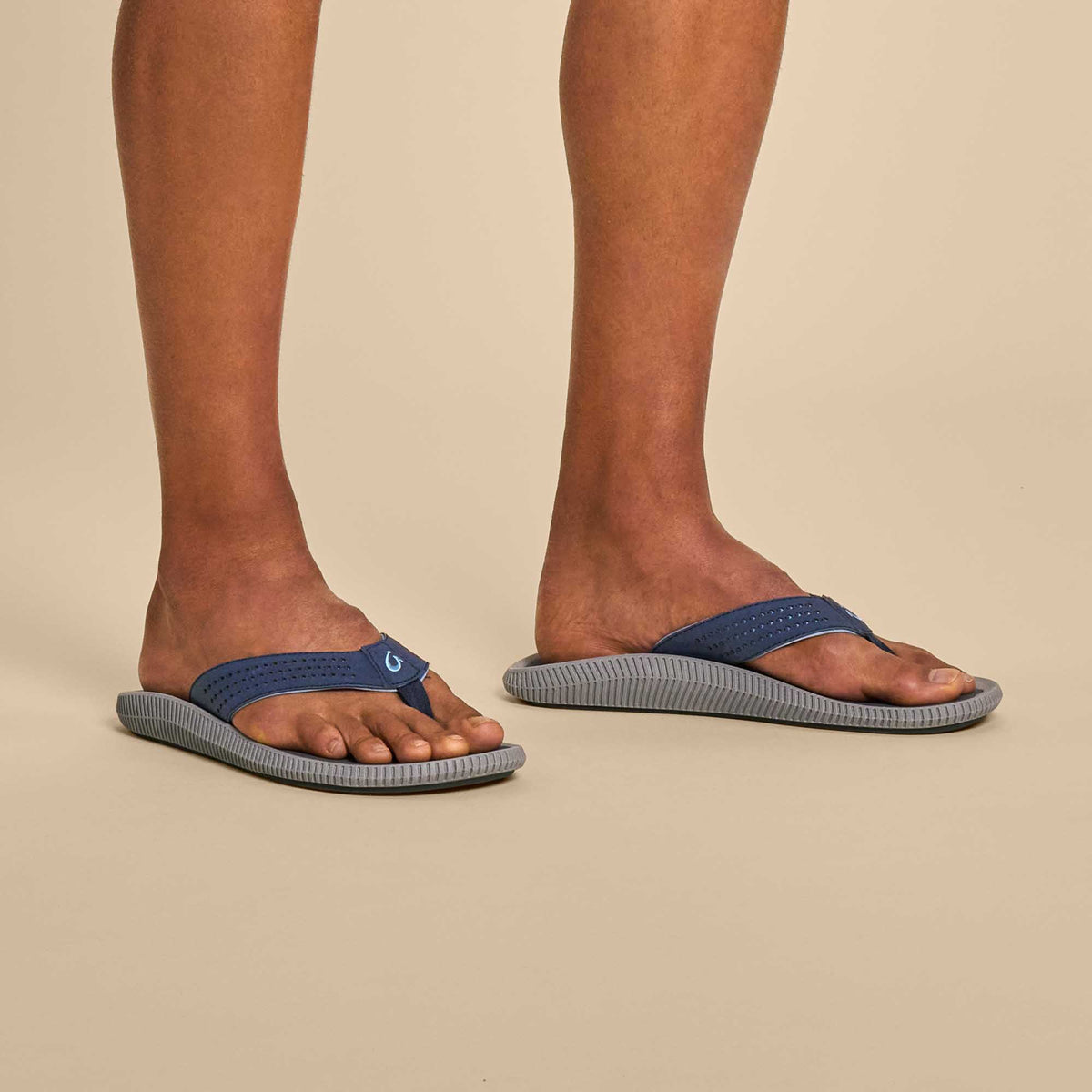 Ulele Men's Beach Sandals - Blue Depth / Charcoal | OluKai Men