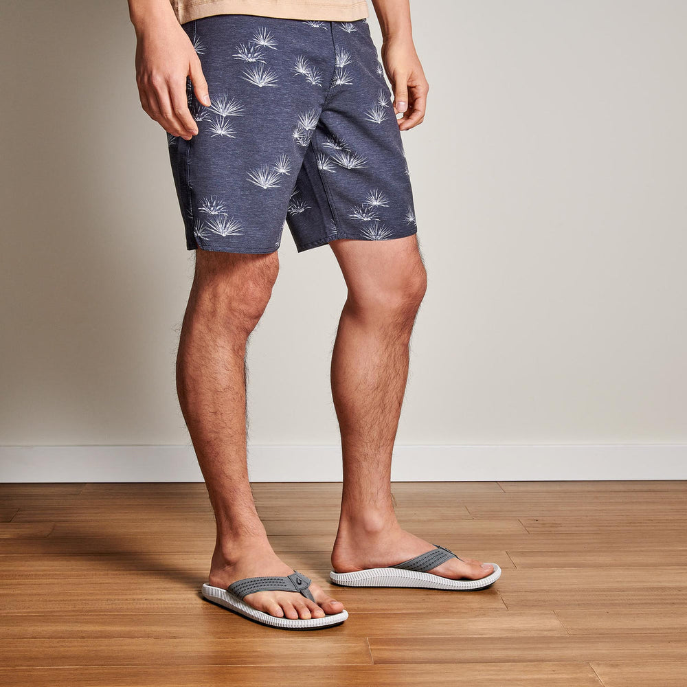 Ulele Men's Water-Ready Beach Sandals - Stone | OluKai Men