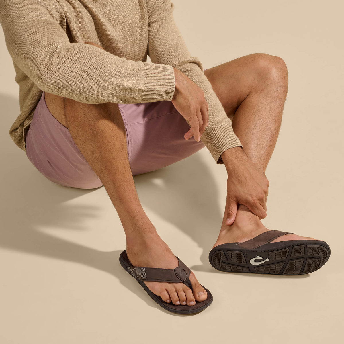 Tuahine Men's Waterproof Leather Beach Sandals - Dark Wood | OluKai Men