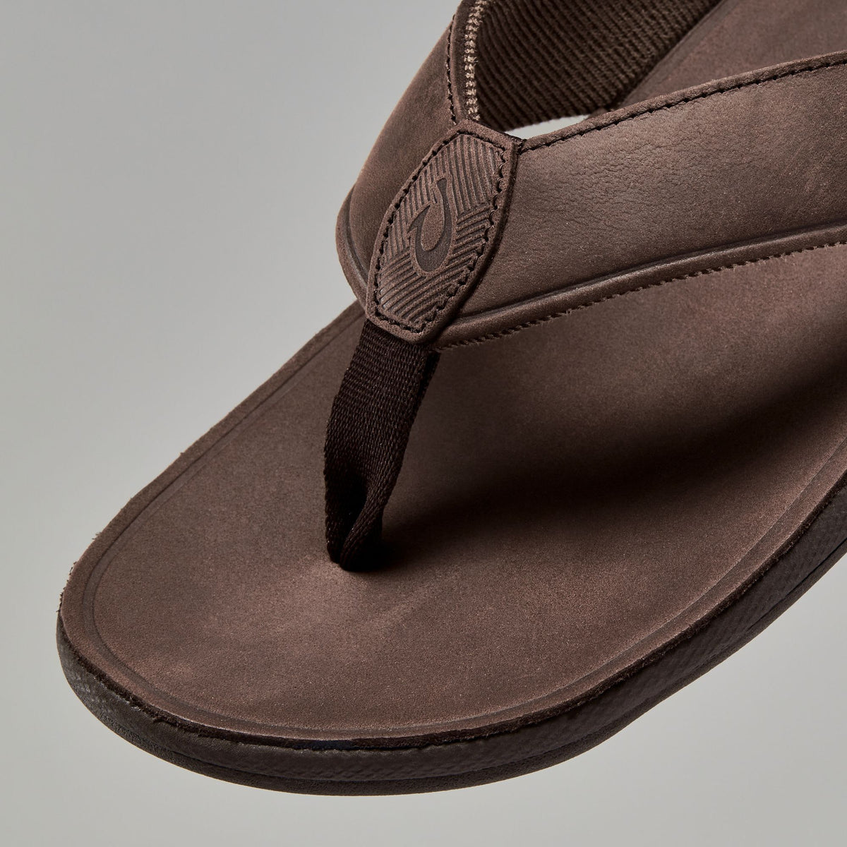 Tuahine Men's Waterproof Leather Beach Sandals - Dark Wood | OluKai Men