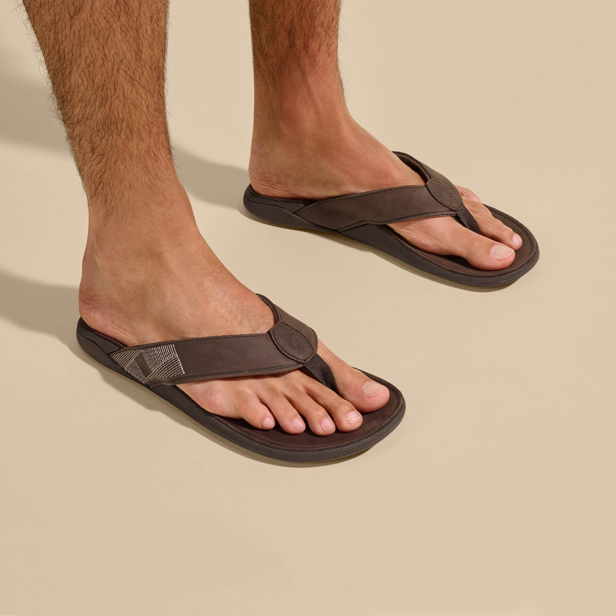 Tuahine Men's Waterproof Leather Beach Sandals - Dark Wood | OluKai Men