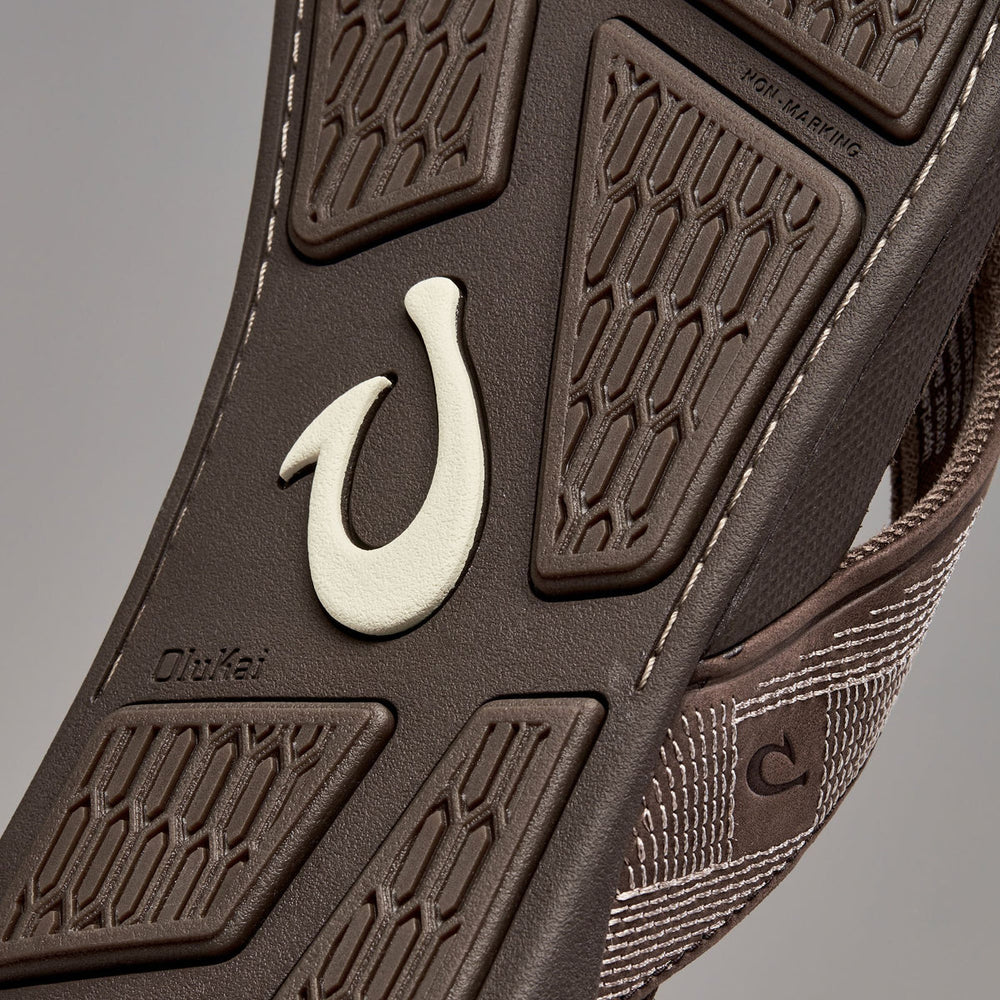 Tuahine Men's Waterproof Leather Beach Sandals - Dark Wood | OluKai Men