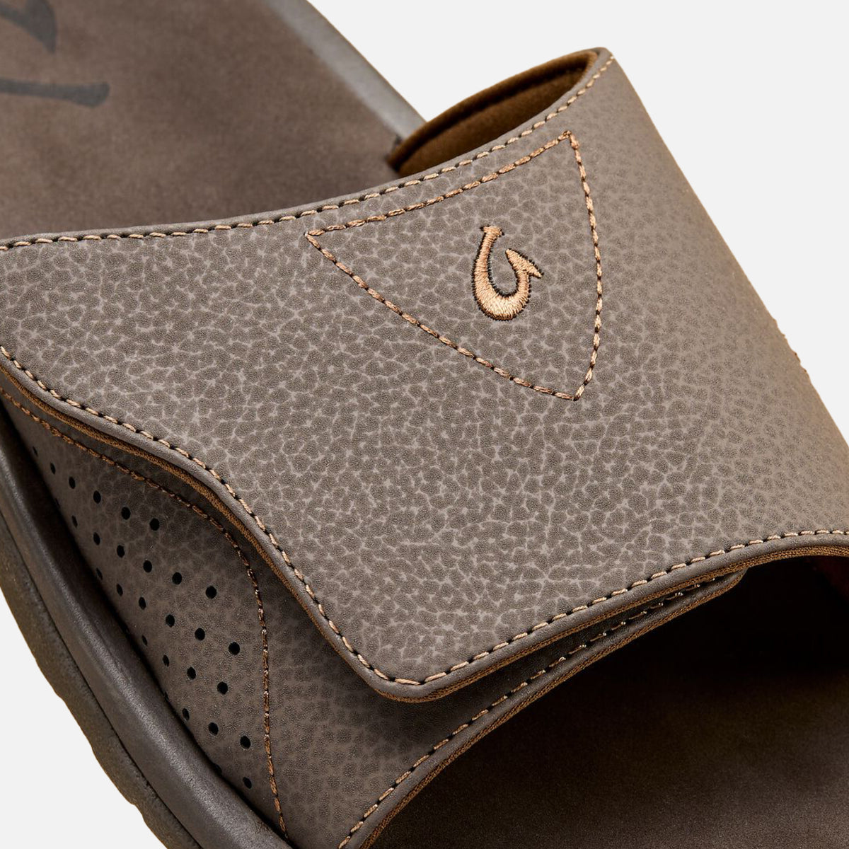 Nalu Slide Men's Beach Slide Sandals - Dark Java | OluKai Men