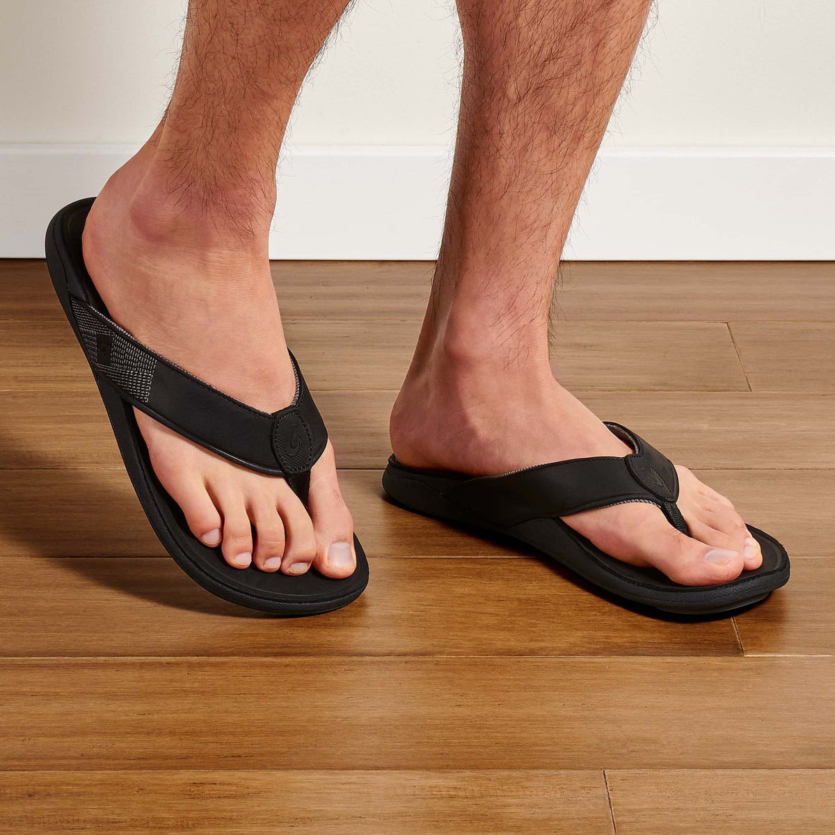Tuahine Men's Waterproof Leather Beach Sandals - Black | OluKai Men