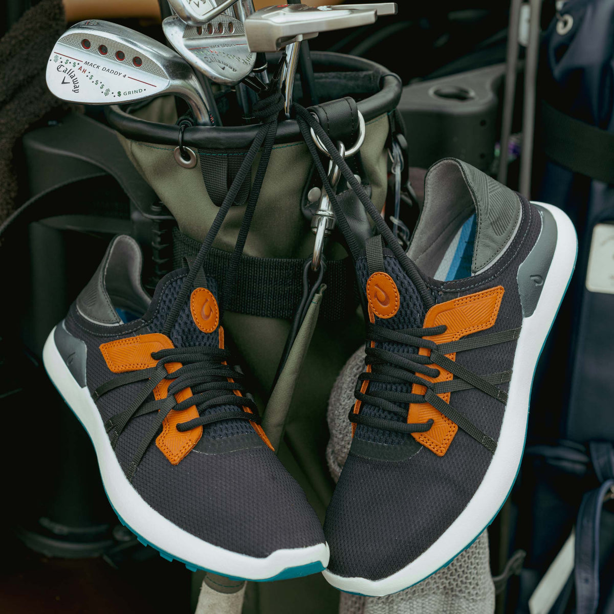 Manele Men’s Breathable Golf Shoes - Black / Dark Shadow | OluKai Men