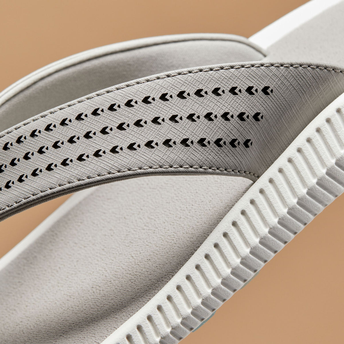 Ulele Golf Men’s Golf Sandals - Ash | OluKai Men