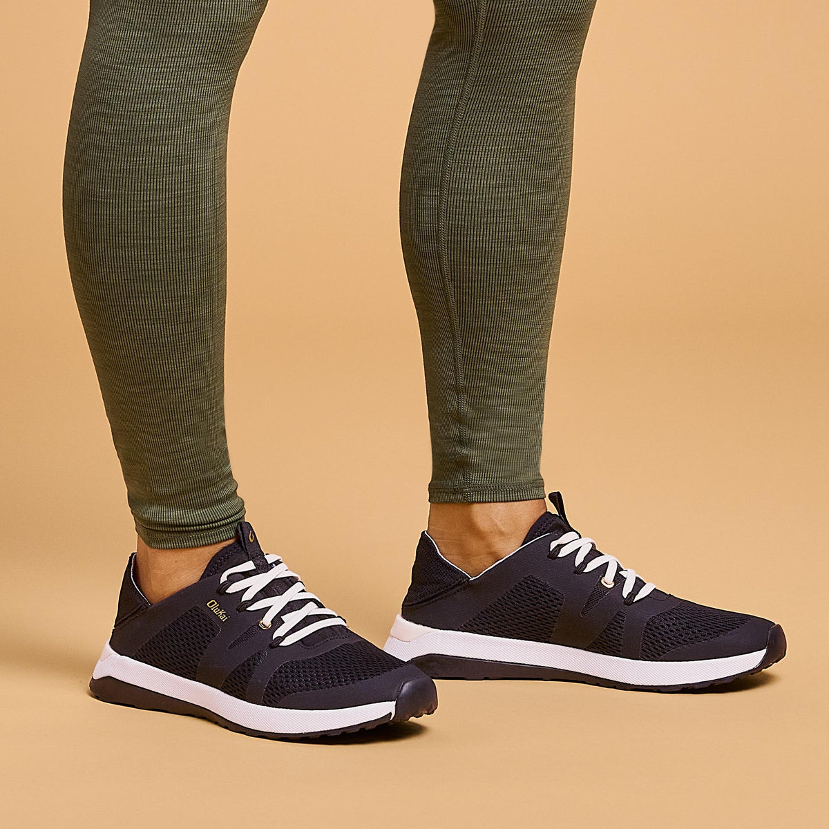 Huia Women’s Athleisure Shoes - Black | OluKai Women