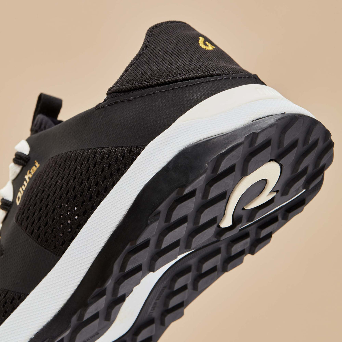 Huia Women’s Athleisure Shoes - Black | OluKai Women