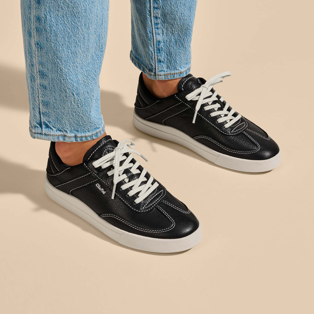 Hā‘upu Women’s Leather Sneakers - Onyx | OluKai Women