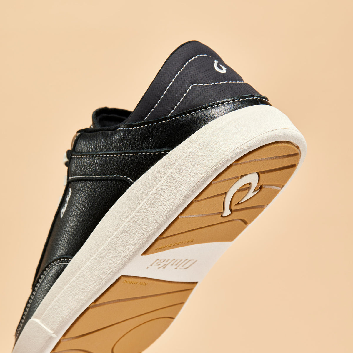 Hā‘upu Women’s Leather Sneakers - Onyx | OluKai Women