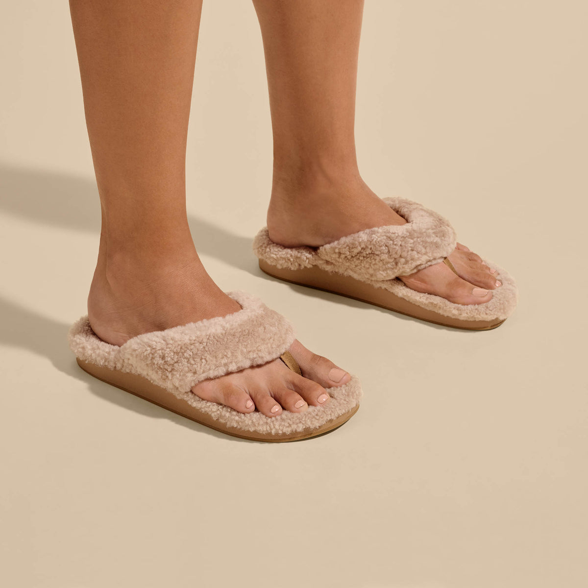 Kīpe'a Heu Women‘s Flip Flop Slippers - Tan | OluKai Women