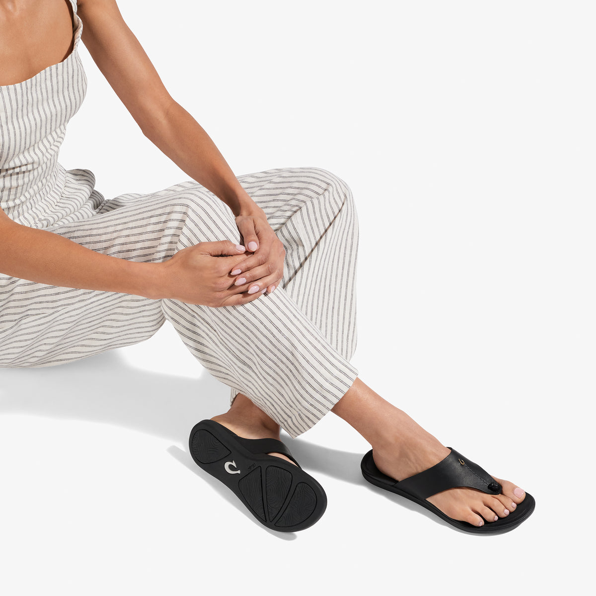 Hoʻopio Mele - Black / Black | OluKai Women