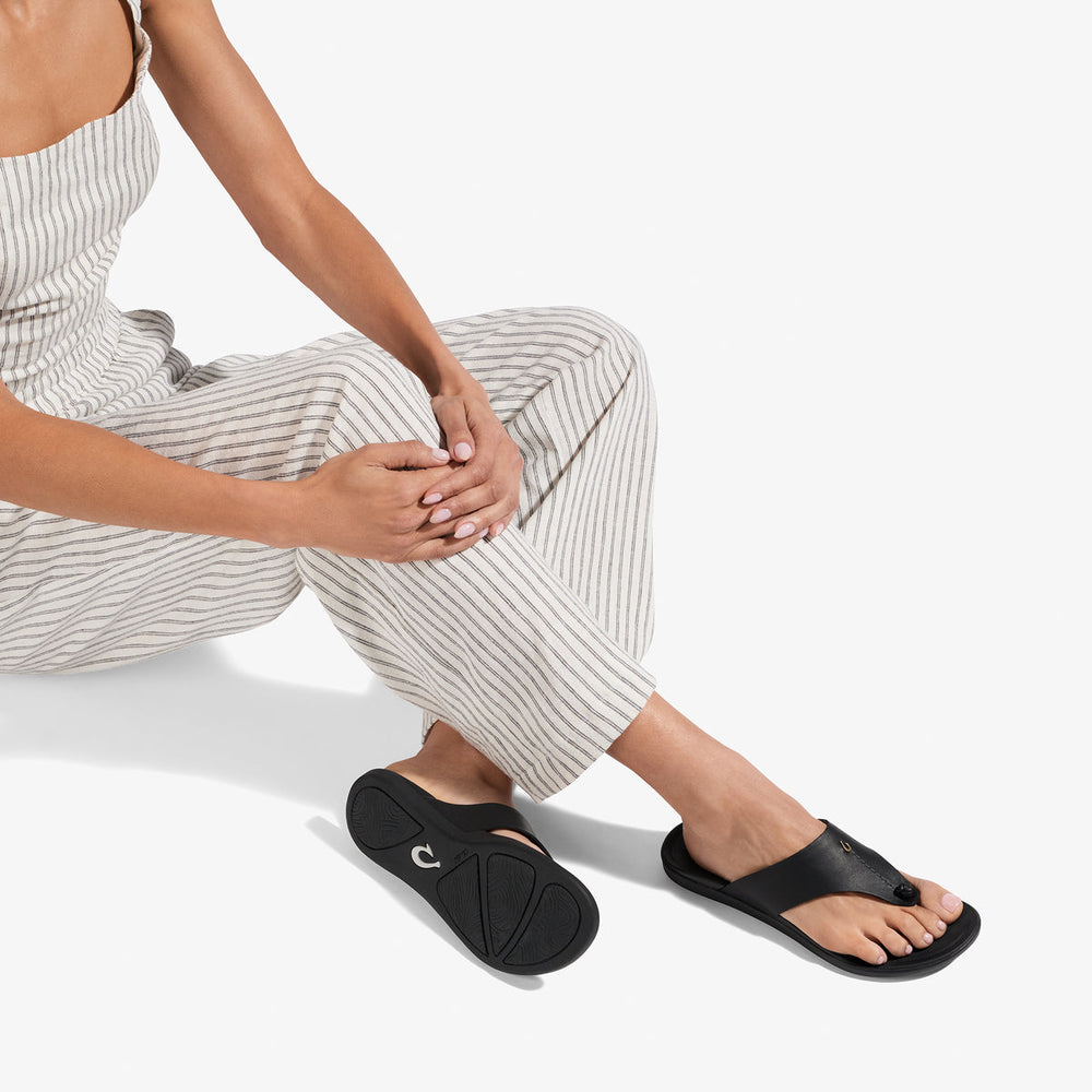 Hoʻopio Mele - Black / Black | OluKai Women