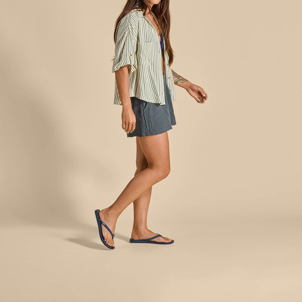 ‘Uiki Women’s Everyday Beach Sandals - Mood Indigo | OluKai Women