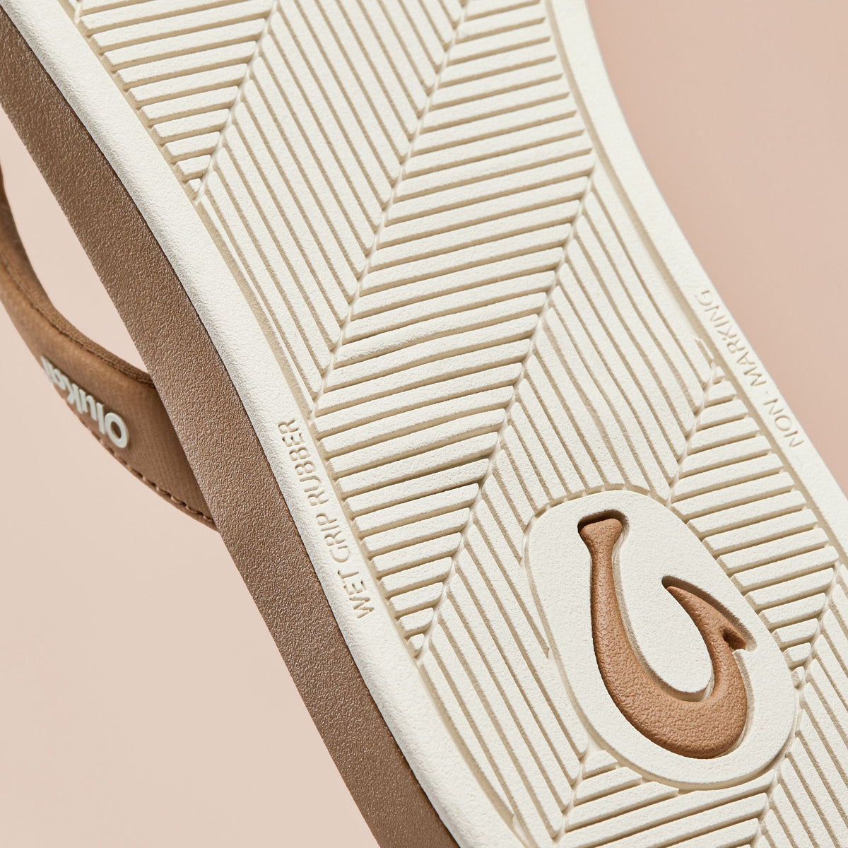 ‘Uiki Women’s Everyday Beach Sandals - Warm Sand | OluKai Women