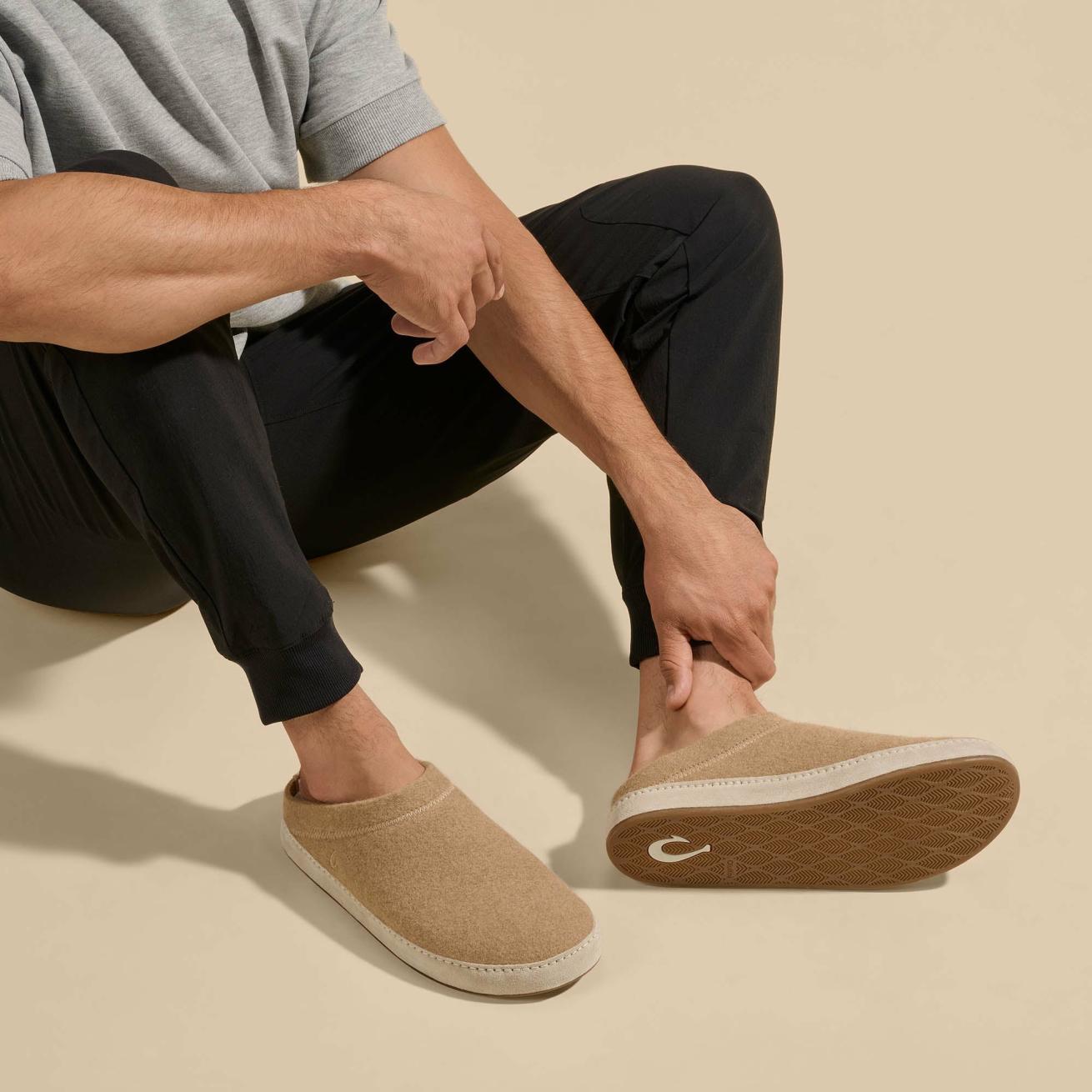 Olukai Hāmani Hulu Wool Mule Slippers - Oatmeal | Men Indoor/Outdoor