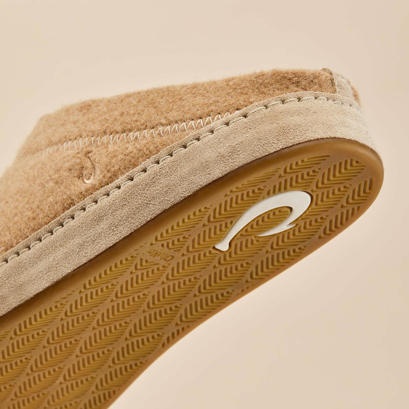 Olukai Hāmani Hulu Wool Mule Slippers - Oatmeal | Men Indoor/Outdoor