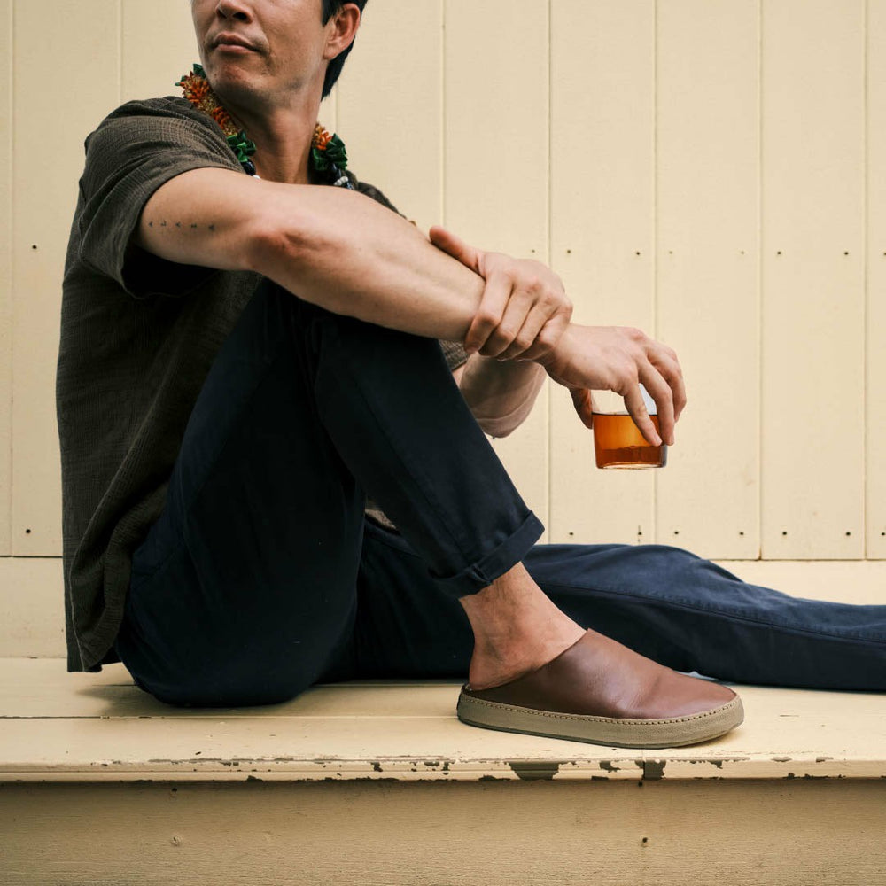 Olukai Hāmani Leather Mules - Toffee / Tan | Men Slip-On