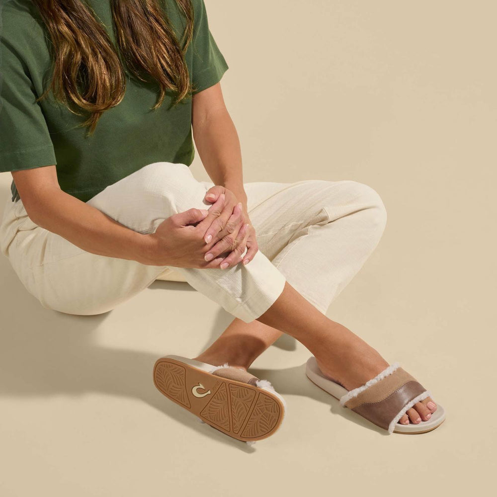 Olukai Hō‘ala Slide Slide Slipper Sandals - Tan / Puka | Women Indoor/Outdoor
