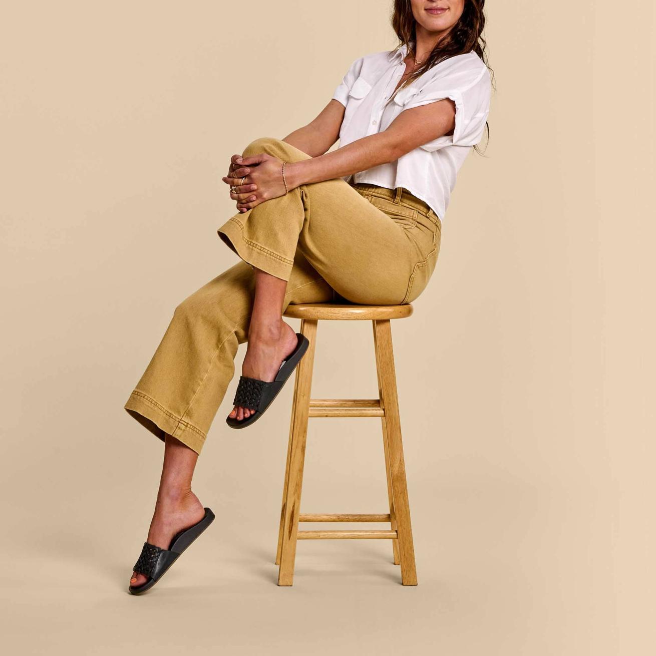 Olukai Kāmola Leather Slide Sandals - Black | Women Leather