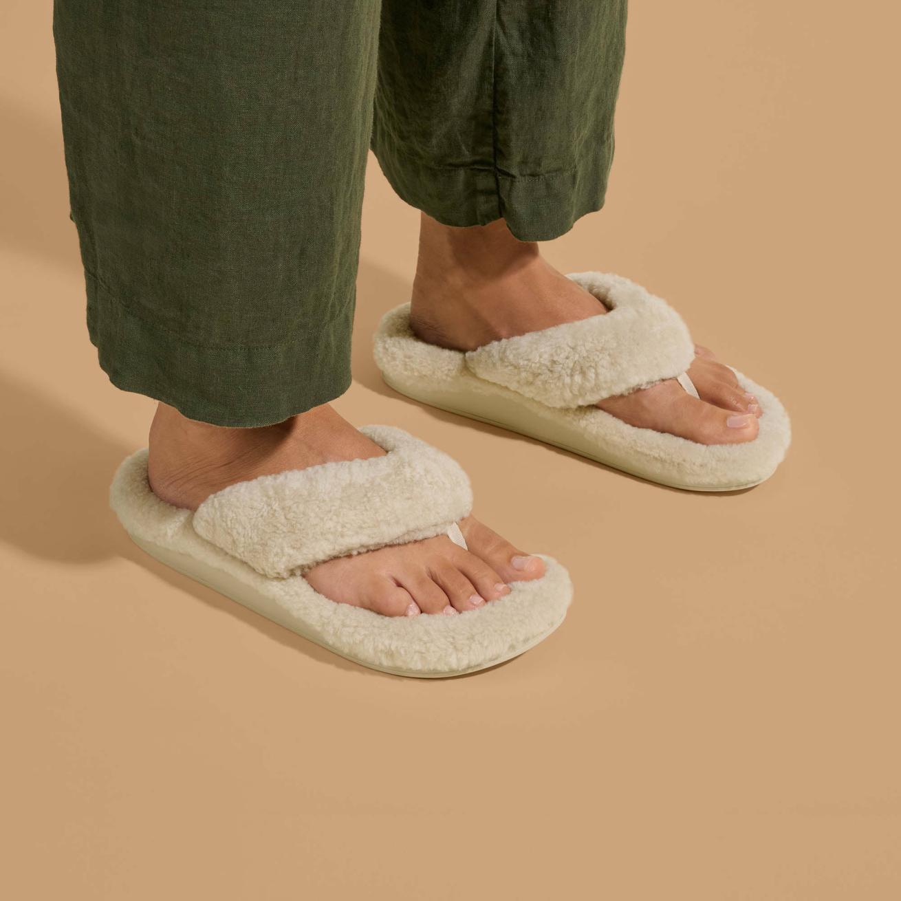 Olukai Kīpe'a Heu Flip Flop Slippers - Tapa | Women Warm Weather