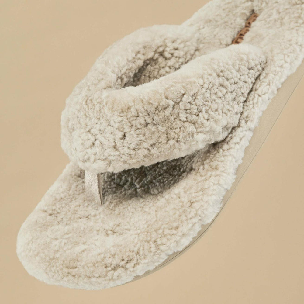 Olukai Kīpe'a Heu Flip Flop Slippers - Tapa | Women Warm Weather