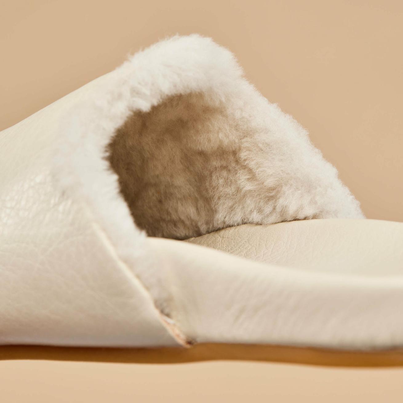 Olukai Kōnea Leather Slipper Mules - Bone &ndash; OluKai | Women Warm Weather