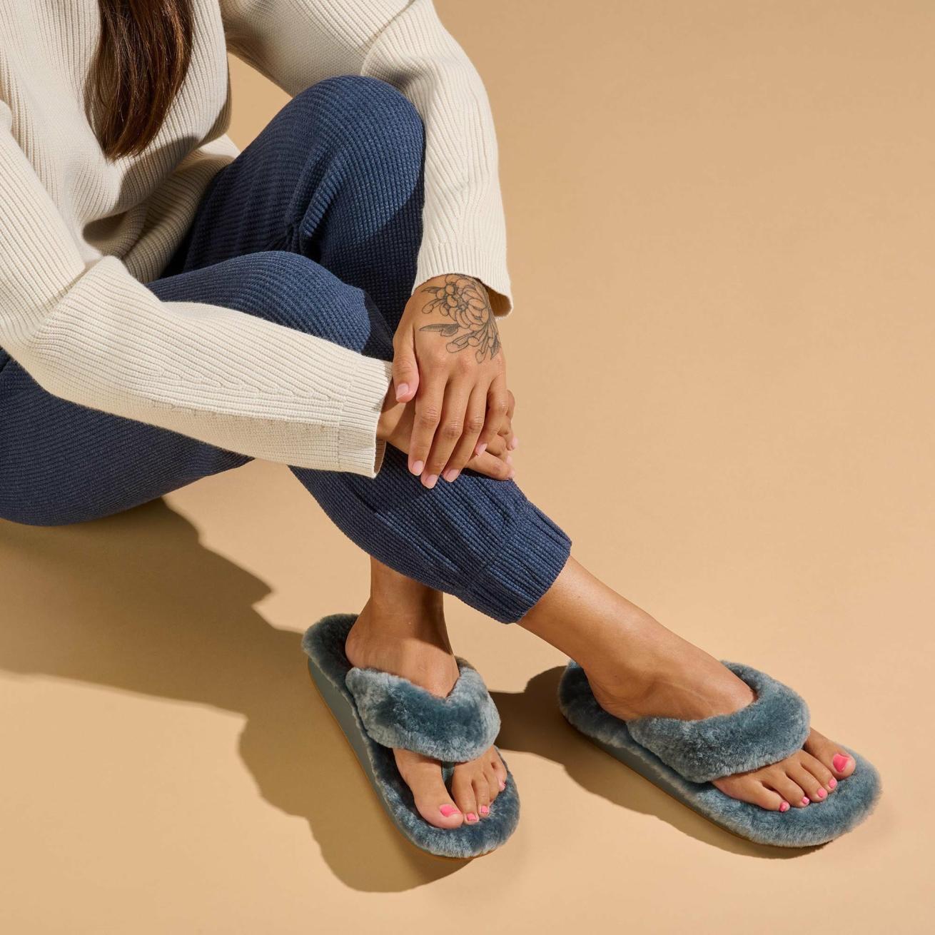 Olukai Kipe‘a Heu Flip Flop Slippers - Storm | Women Cold Weather