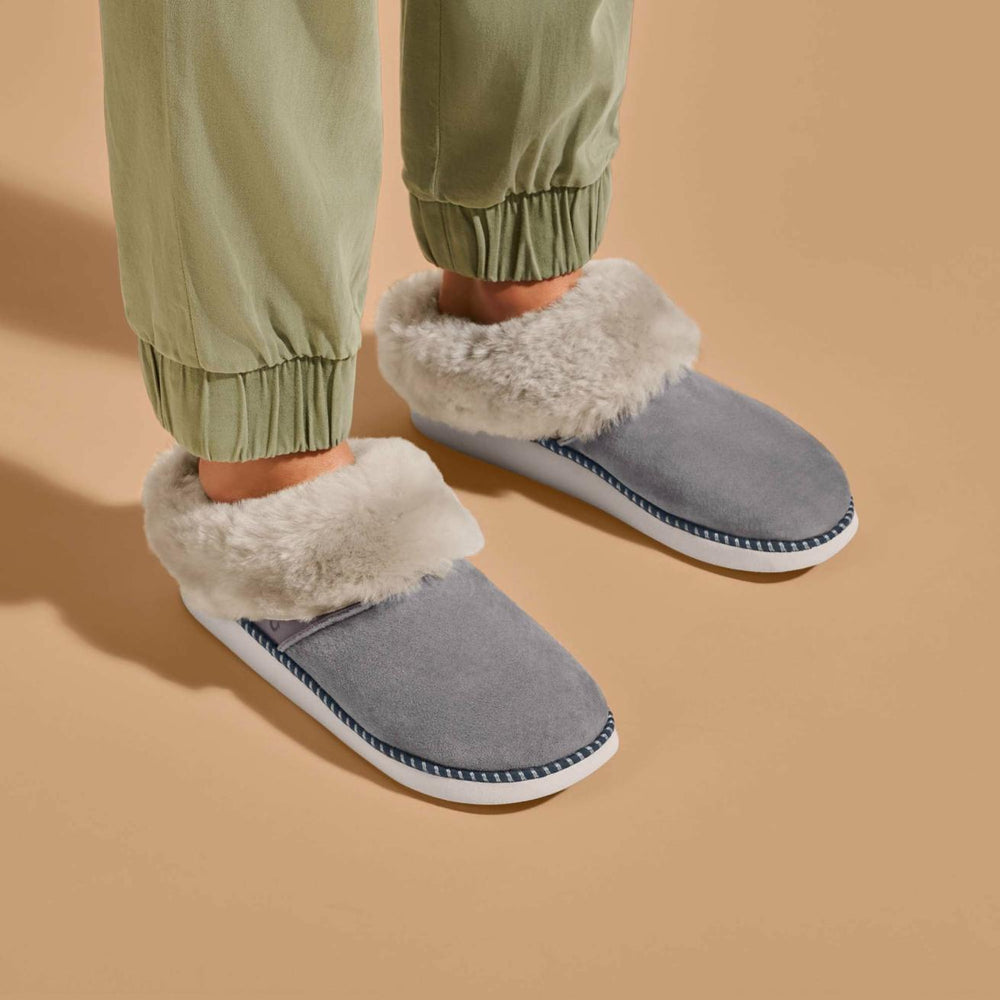 Olukai Ku‘i Fuzzy Slip-On Slippers - Fog | Women Indoor/Outdoor