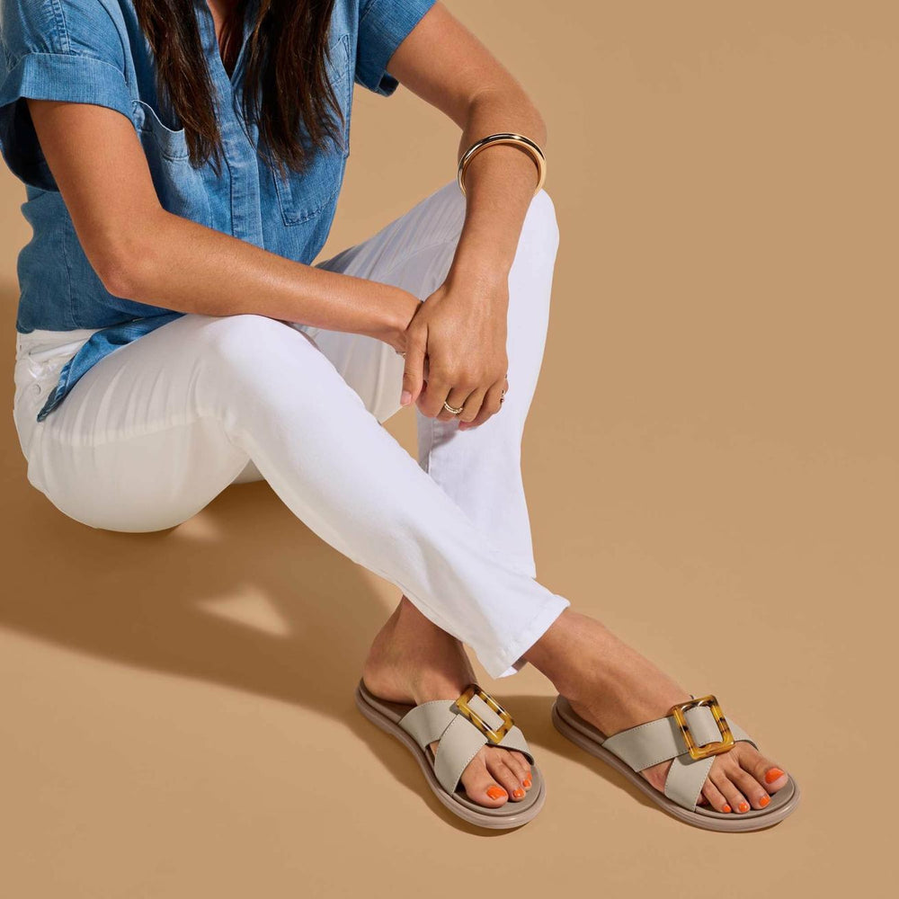 Olukai La‘i Slide Slide Beach Sandals - Taupe | Women Water-Friendly