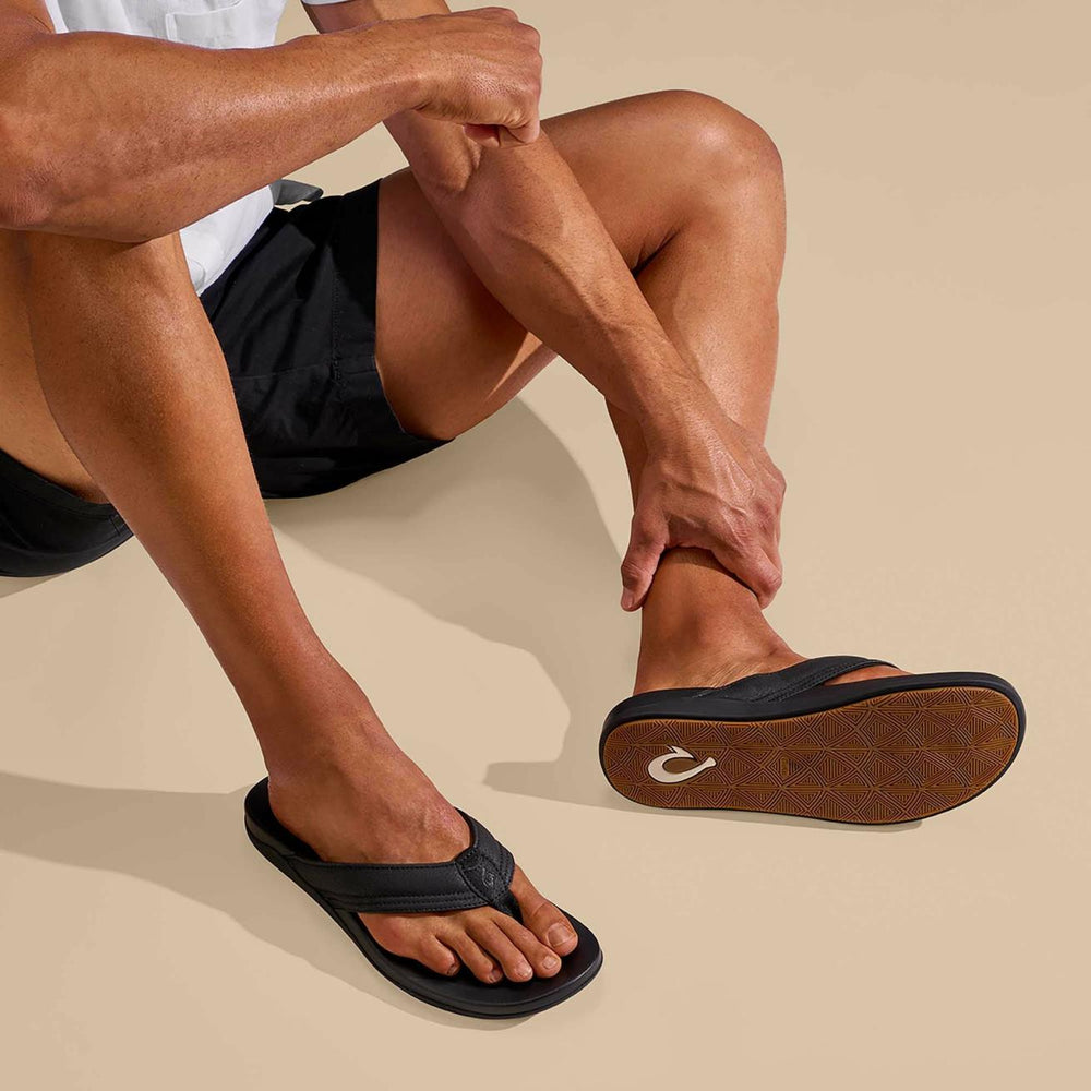 Olukai Maha Recovery Comfortable Beach Sandals - Black | Men Recovery