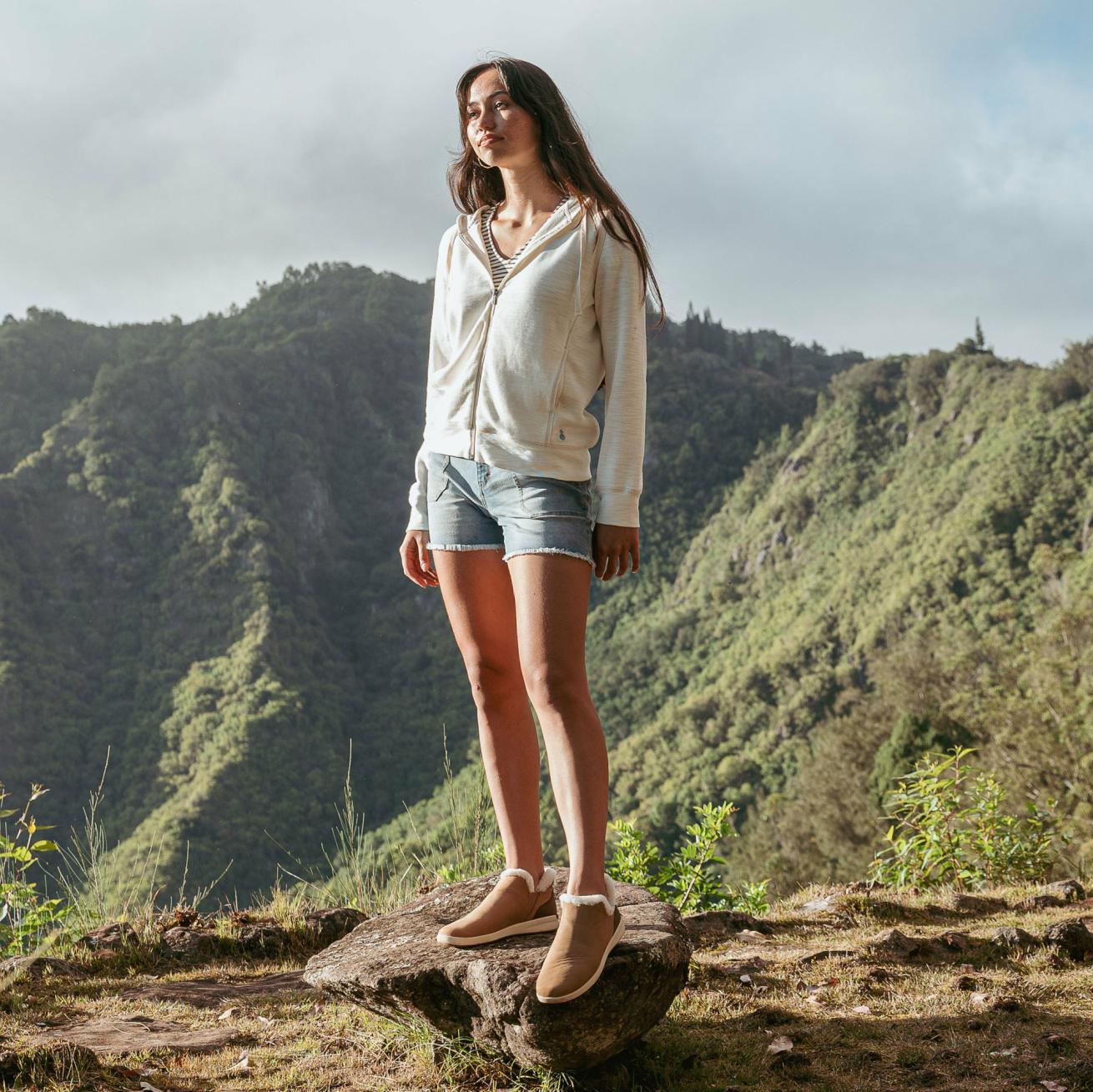 Olukai Mālua Hulu Booties - Tan / Tapa | Women Indoor/Outdoor
