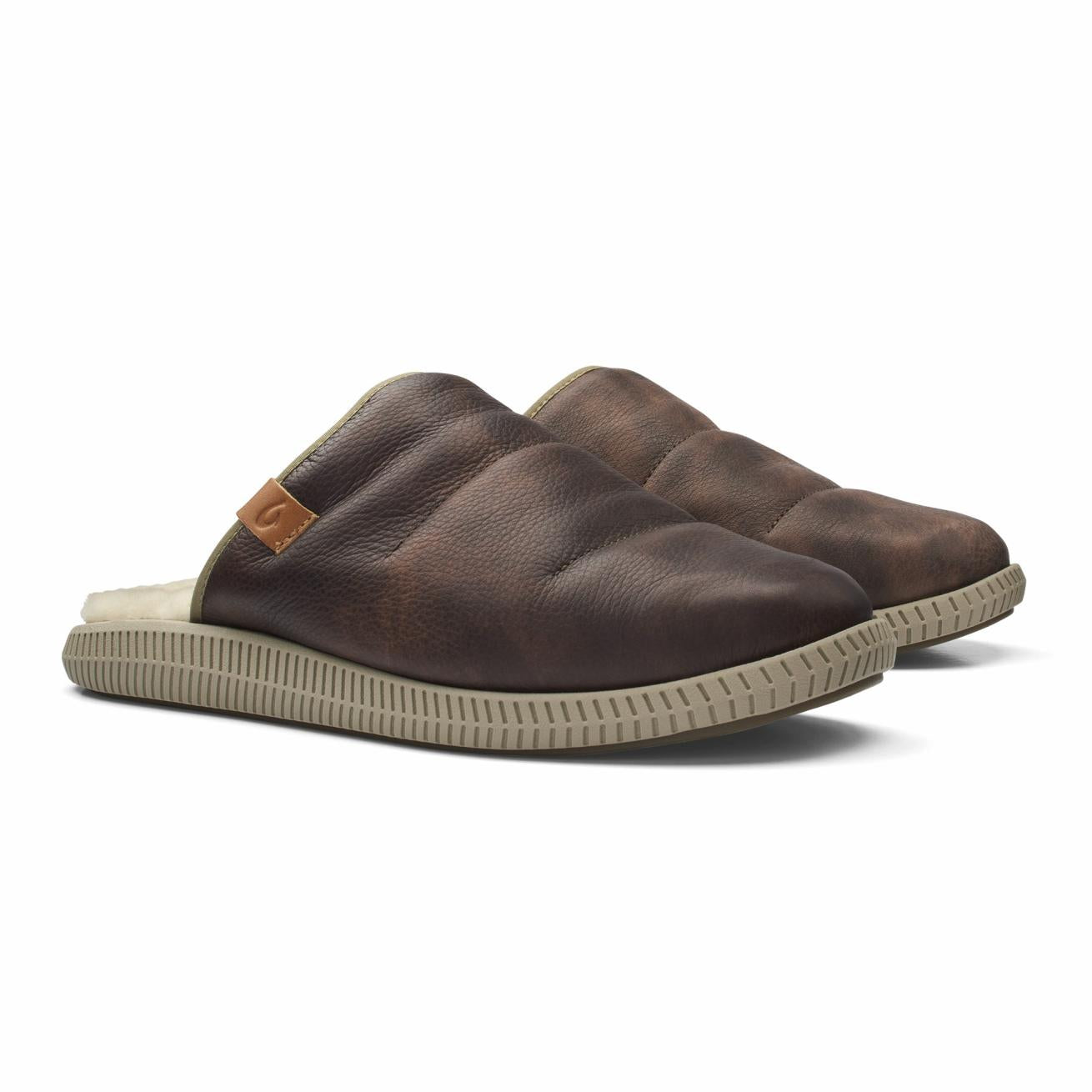 Olukai Mua 'Ili Leather Mule Slippers - Dark Wood / Silt | Men Cold Weather