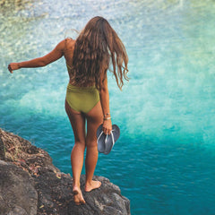 Olukai OluKai Ho‘ōpio - White / Onyx | Beach Sandals | Women Water-Friendly