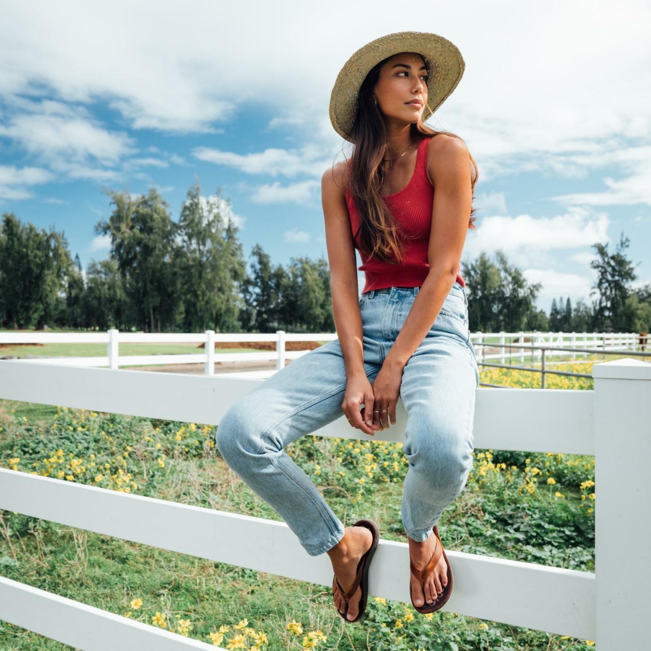 Olukai Paniolo Leather Beach Flip Flops - Natural | Women Leather