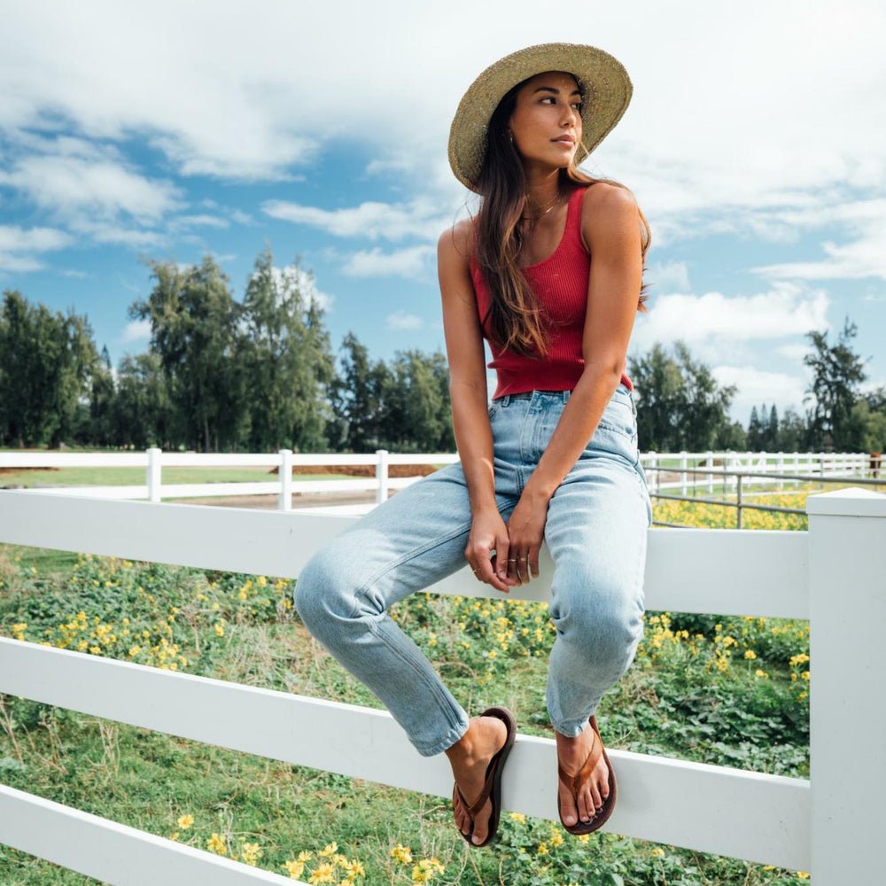 Olukai Paniolo Leather Beach Flip Flops - Natural | Women Leather