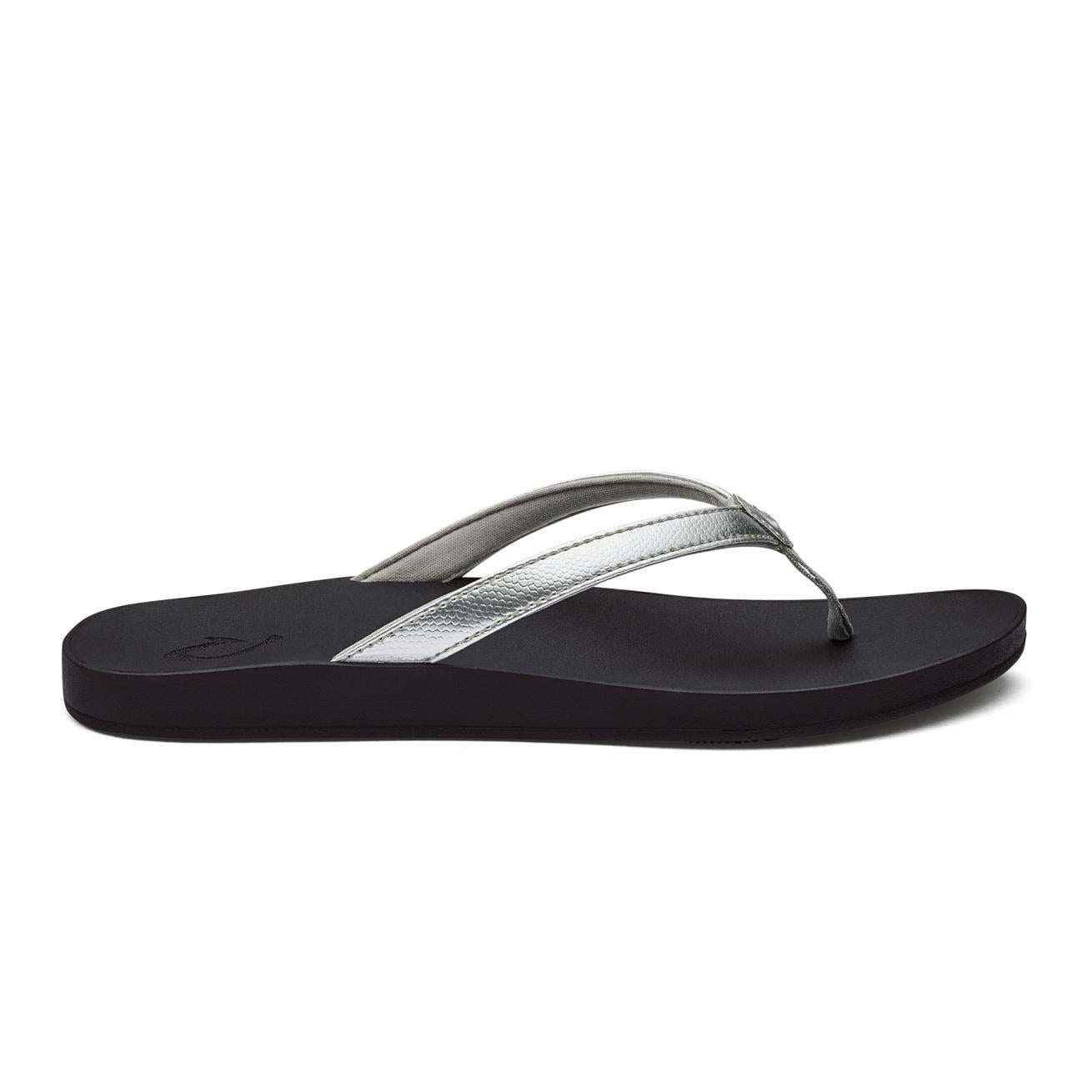 Olukai Puawe Beach Sandals - Silver / Black | Women Water-Friendly