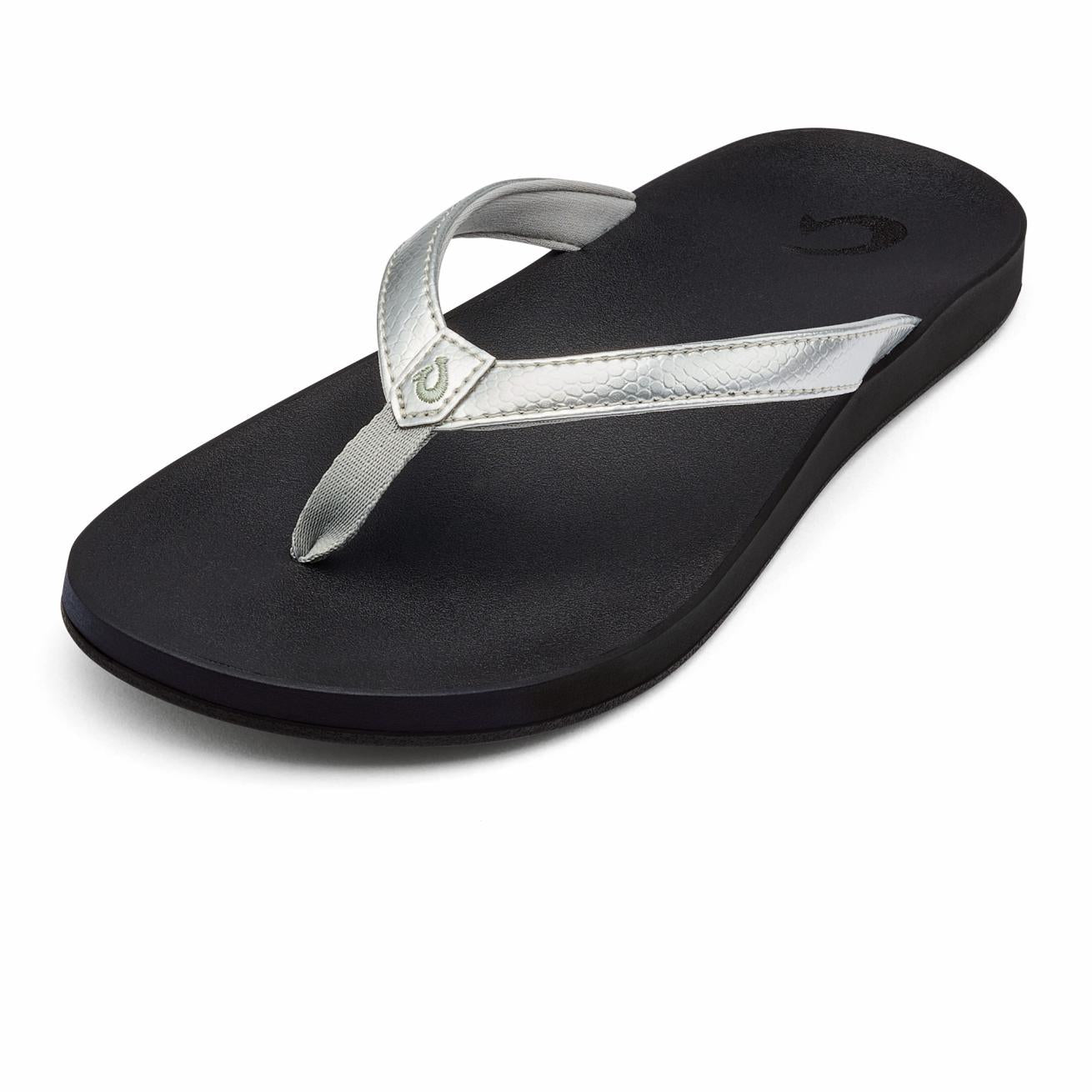 Olukai Puawe Beach Sandals - Silver / Black | Women Water-Friendly